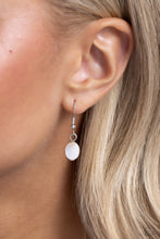 Load image into Gallery viewer, SHELL-ebrity Showcase - White