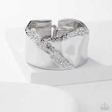 Load image into Gallery viewer, Twinkly Traverse - White
