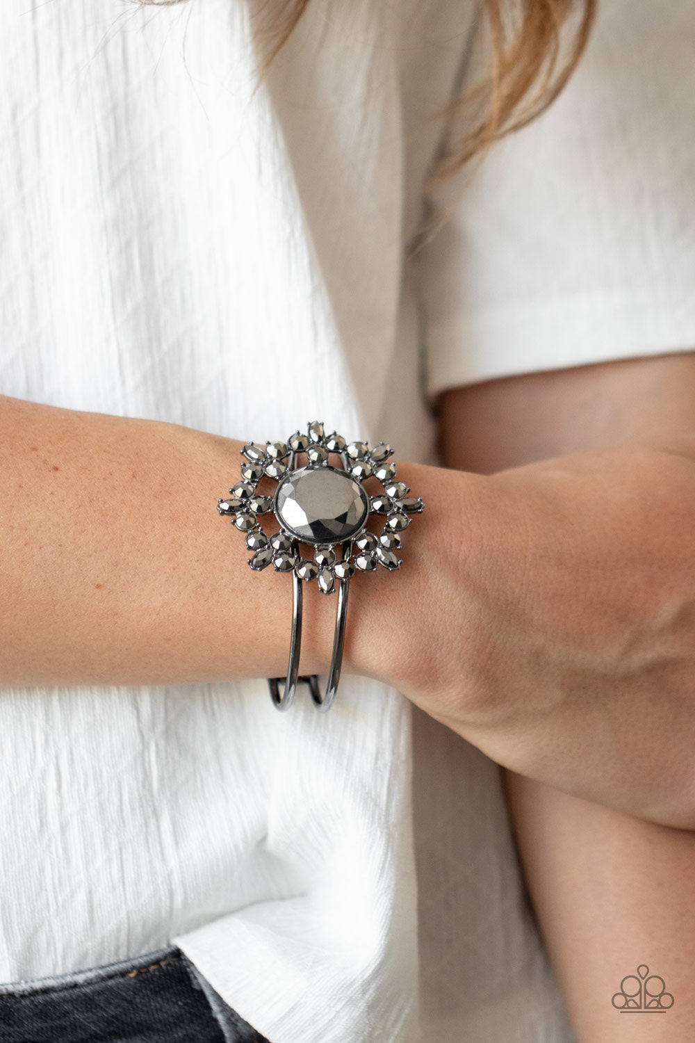 Elaborate Elegance- Black