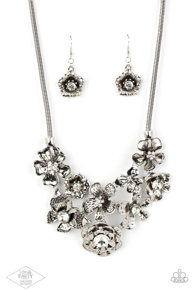 Zi Collection Necklace 2012 - White